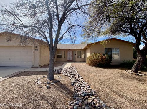 7830 Caesar Dr, Tucson, AZ 85747-5123