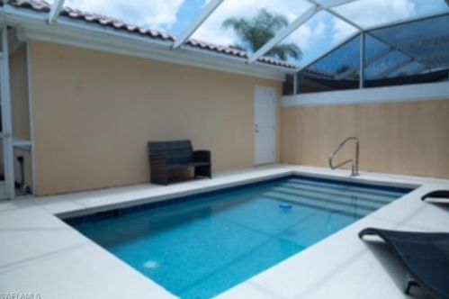 8020 Josefa Way, Naples, FL 34114-2613