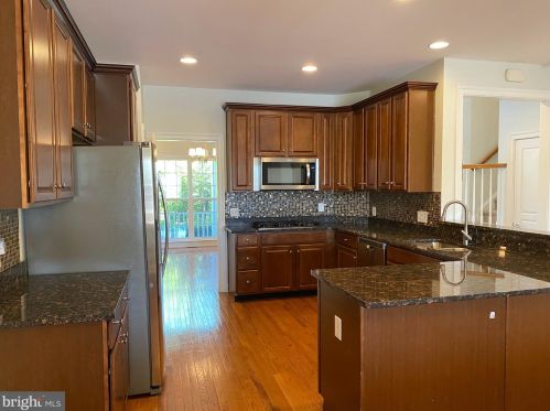303 Caldwell Cir, Downingtown, PA 19335-4943
