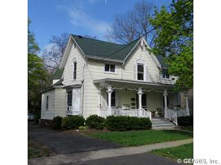 176 Park St, Canandaigua, NY 14424-1230