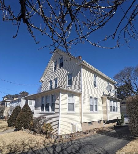 215 Division Ave, Huntington, CT 06484-3202