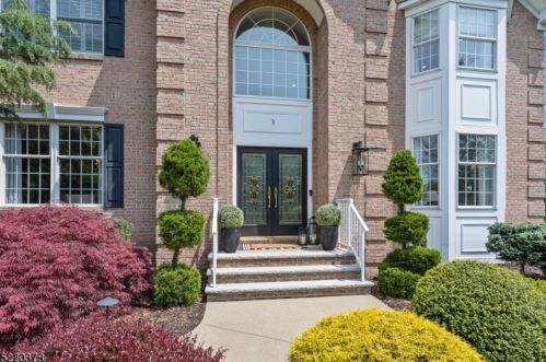 3 Briarwood Ct, Whippany, NJ