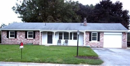 21 Oak Ln, Schoeneck, PA 17578-9706