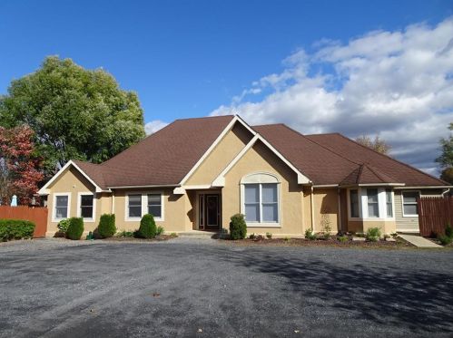 427 Washington St, Wind Gap, PA 18091-1516