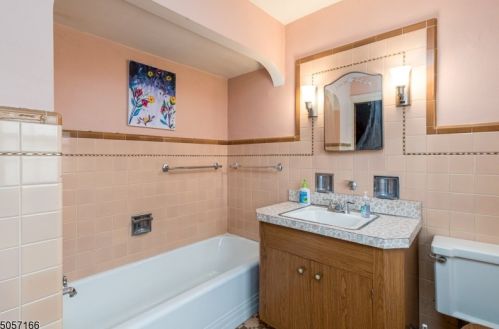 461 Elinor Ave, Roselle Park NJ  07204-2118 exterior