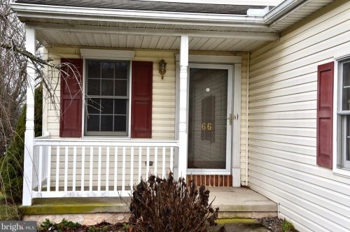 66 Red Stone Cir, Swartzville, PA 17569-9458