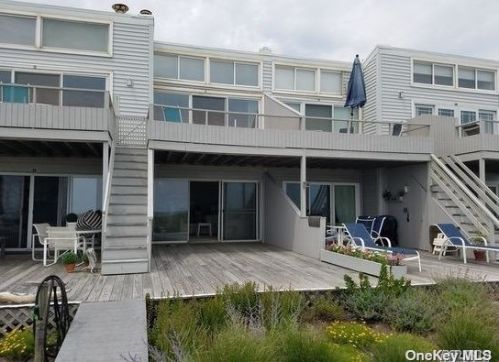 539 Dune Rd, West Hampton Beach NY  11978-2946 exterior