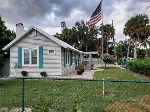 10641 Dean St, Bonita Springs, FL 34135-5626