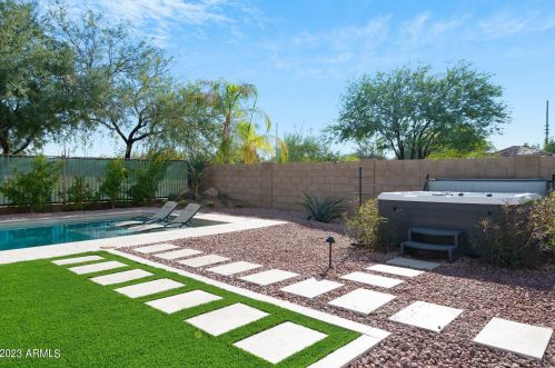 28305 44th Way, Cave Creek AZ  85331-3641 exterior