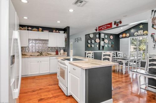 24575 Red Robin Dr, Bonita Springs, FL 34135-7064