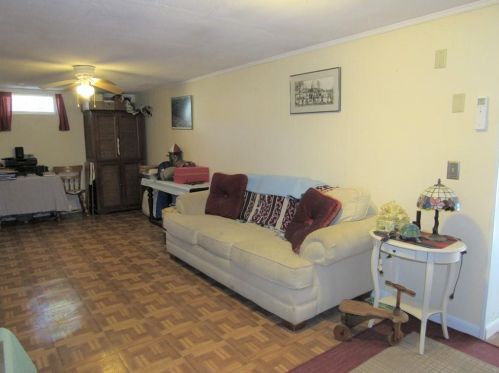 72 Cres St, Providence RI 02907-3237 exterior