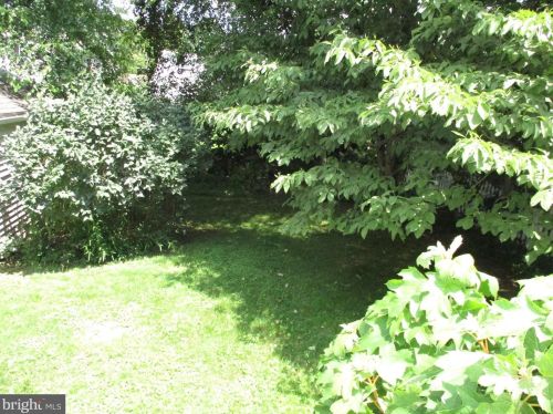 738 Bunker Hill Ave, Lawrence Township NJ  08648-4443 exterior