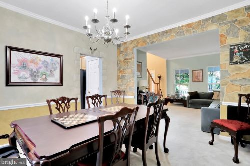 357 Locust Grove Dr, Purcellville VA  20132-3285 exterior