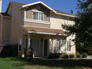 14549 Nelson Ave, Victorville, CA 92394-7077