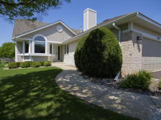 7032 Oak Pointe Curv, Minneapolis, MN 55438-3401