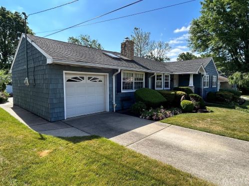 710 Harrell Ave, Woodbridge, NJ 07095-3107