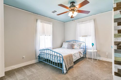 816 34 St, Galveston TX 77550-4004 exterior