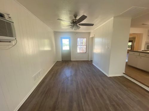 4300 Barnett St, Fort Worth TX 76103-2005 exterior