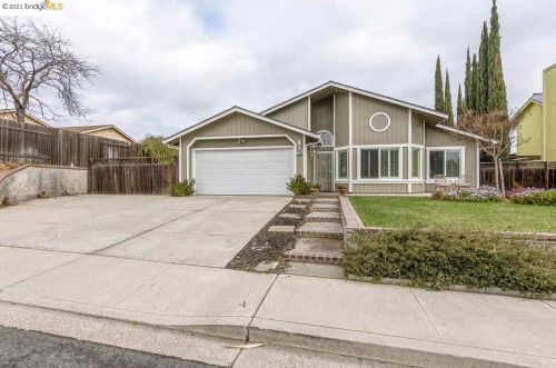 1860 Gateway Dr, Oakley, CA 94561-2600
