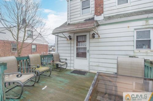 146 Oakmanor Pkwy, South Plainfield NJ  07080-4923 exterior