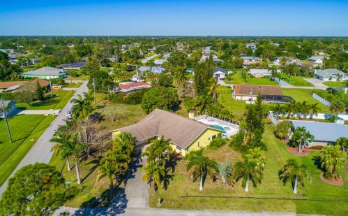 2198 Bersell Rd, Fort Pierce, FL 34952-4915