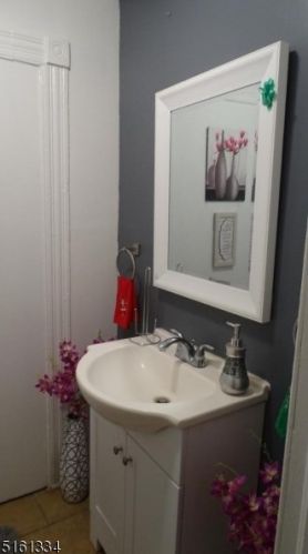 64 Westcott St, East Orange, NJ 07017-3209