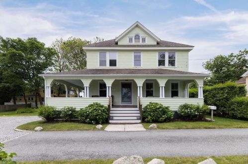 18 Mathewson St, South Kingstown, RI 02882-3673