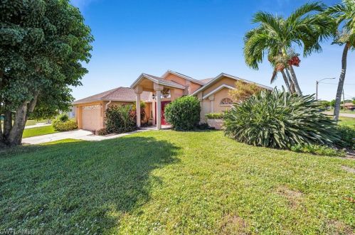 1302 10th Pl, Cape Coral, FL 33990-3769