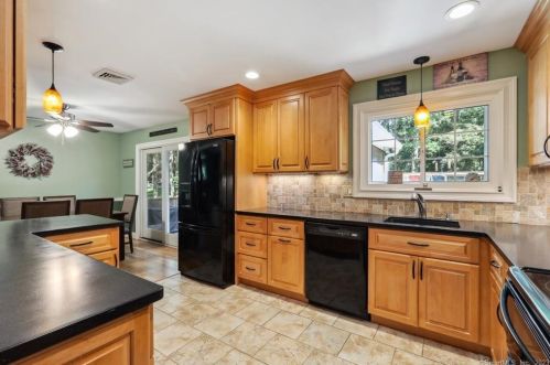 24 Hearthstone Dr, Bethel, CT 06801-1209