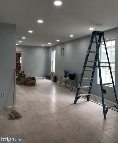 1137 31st St, Camden, NJ 08105-4117