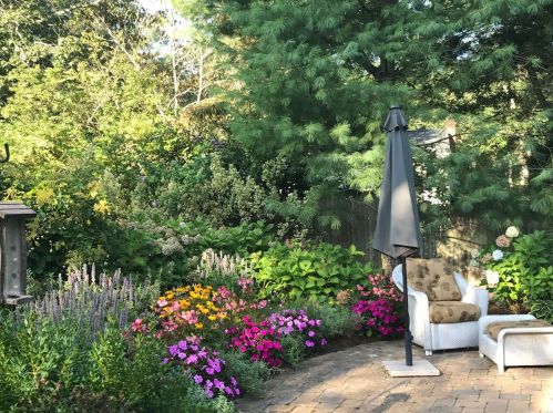 6 Deerland Dr, East Quogue NY  11942-3604 exterior