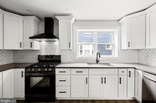 9 Ogden Ave, Camden NJ  08108-2016 exterior