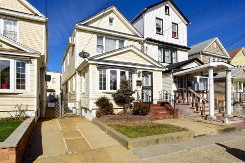 106-07 103rd Ave, Jamaica, NY 11417-1314