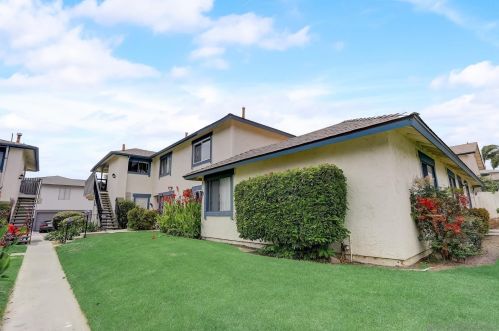 3443 Los Mochis Way, Oceanside CA  92056-4751 exterior