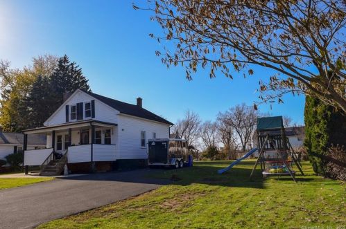 55 Birge Ave, Windsor Locks, CT 06096-1335
