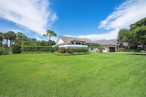 803 Turkey Oak Ln, Naples, FL 34108-8553