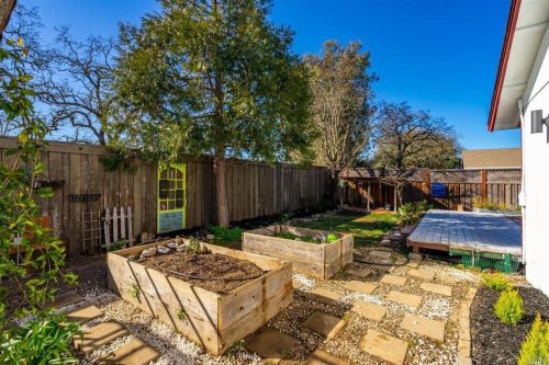 144 Fulton Pl, Windsor CA  95492-9474 exterior