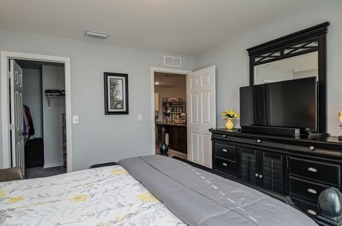 1123 4th Pl, Cape Coral FL  33990-0028 exterior