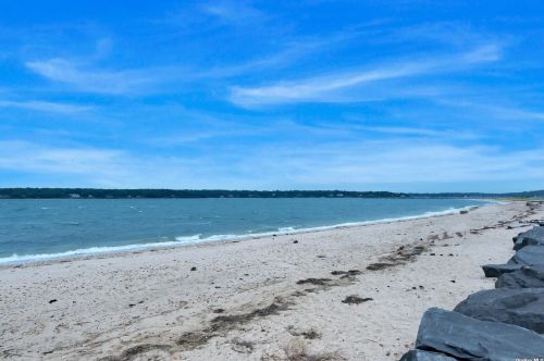 610 Bailey Ave, Greenport NY  11944-1256 exterior