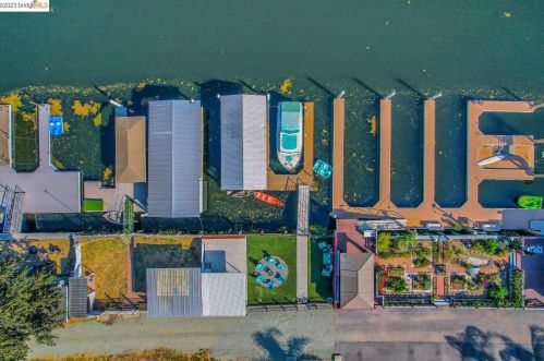 4526 Sandmound Blvd, Oakley, CA 94561-5026