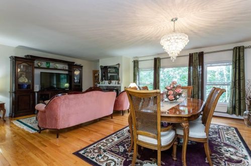 42 Lincoln Pl, White Plains NY  10603-2152 exterior