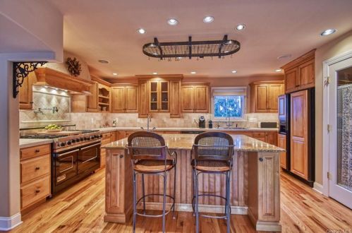 8 Silo Ln, Warwick NY  10990-2872 exterior