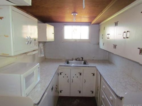 32 Denison Ave, Groton CT  06340-4415 exterior