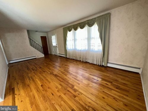 502 6th St, Lansdale PA  19446-2742 exterior