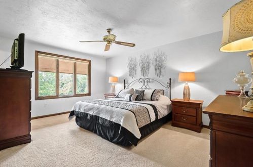 1264 Oakridge Rd, Mc Donald PA  15057-2632 exterior