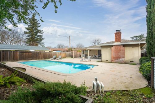 1304 California St, Woodland CA  95695-4412 exterior