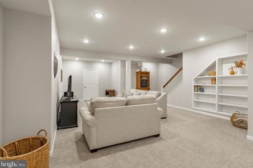 25 Summerlyn Dr, Ephrata PA  17522-9331 exterior