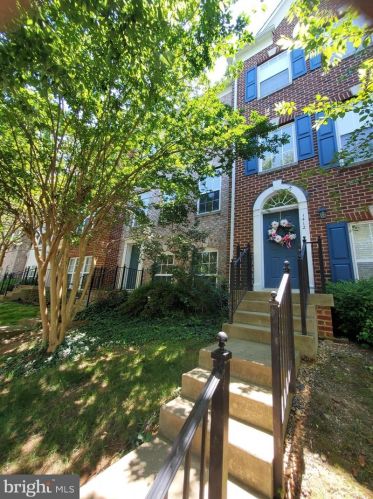 1410 Saunders Dr, Fredericksburg VA  22401-2674 exterior