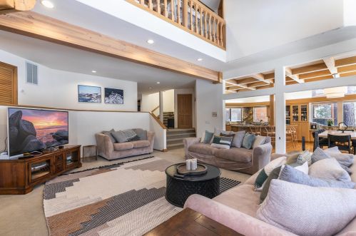 315 Skidder Trl, Truckee CA  96161-3930 exterior