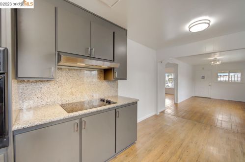 1136 92 Ave, Oakland CA 94603-1358 exterior